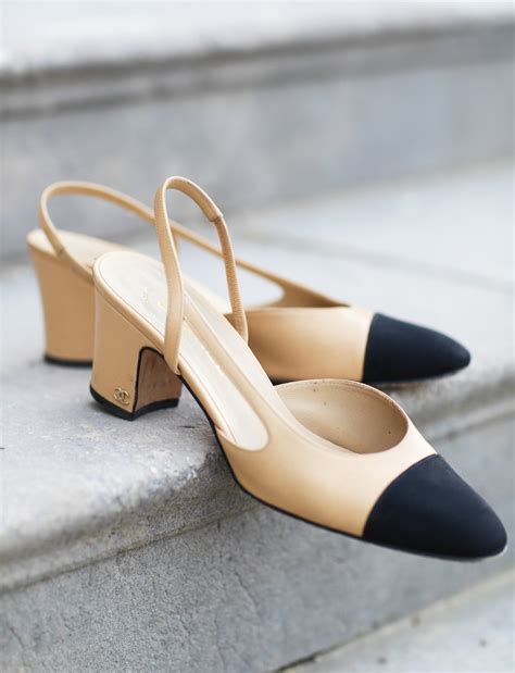 chanel pumps beige and black